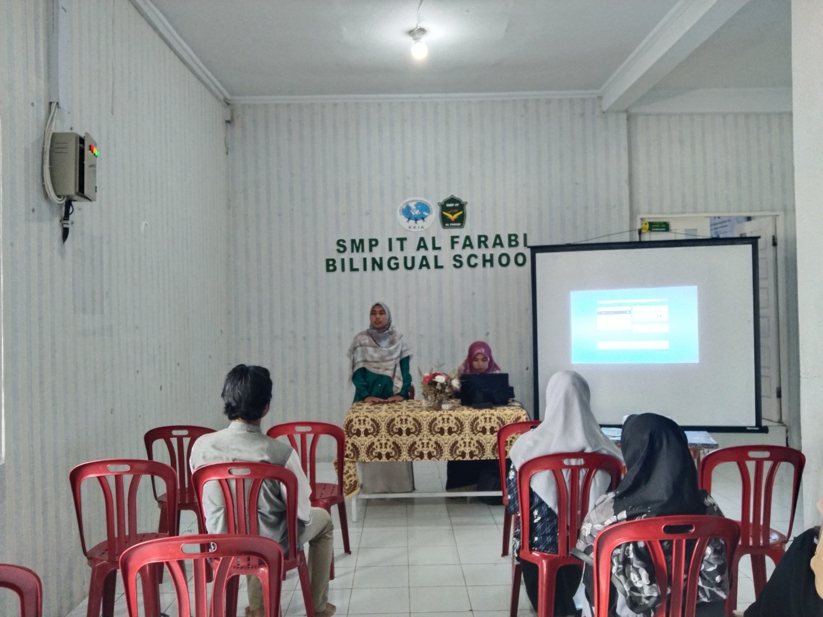 SMP IT Al Farabi Bilingual School menggelar  Musyawarah Guru Mata Pelajaran (MGMP)